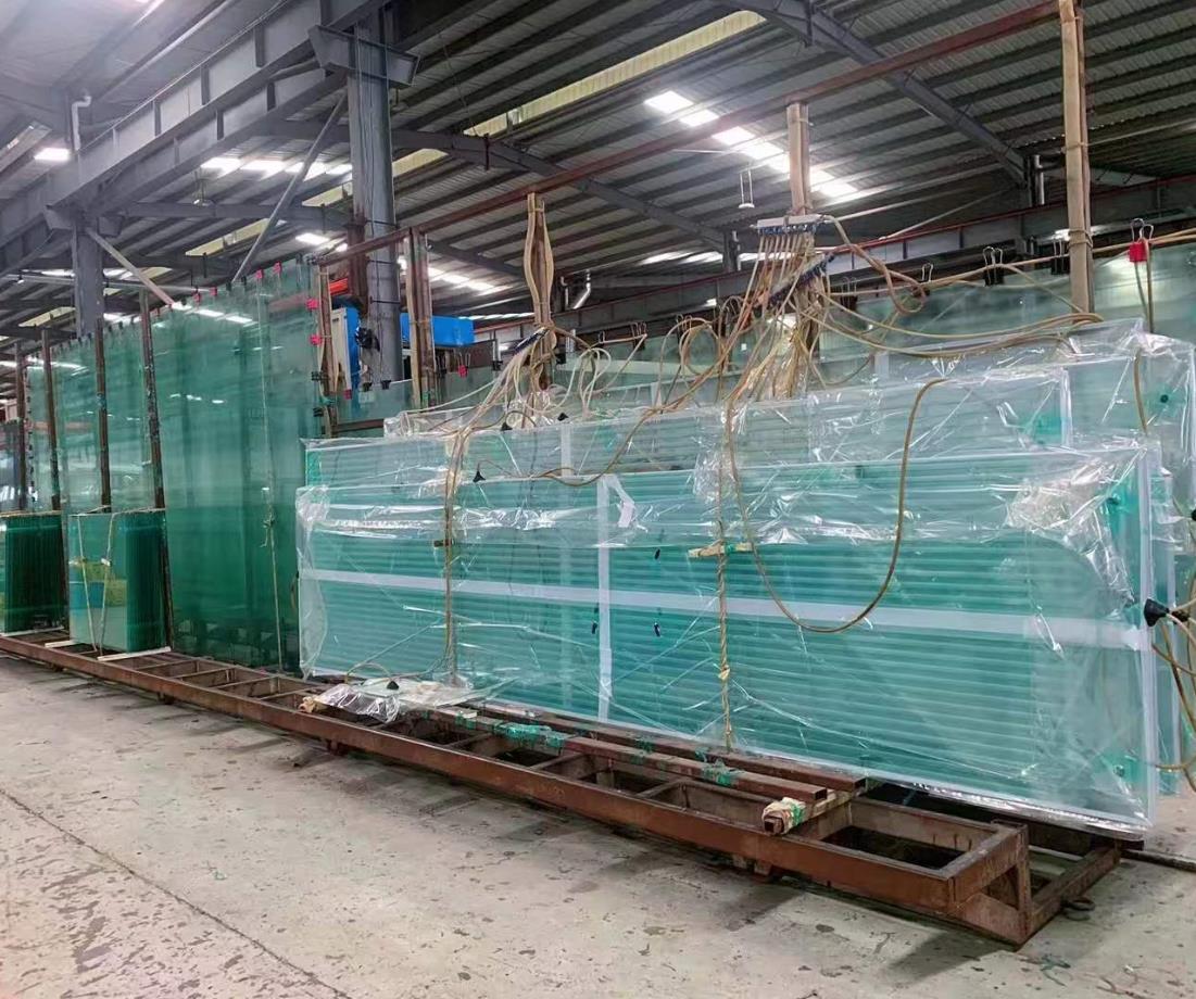 Laminated Glass Going To Autoclave Laminated Glass Going To Autoclave