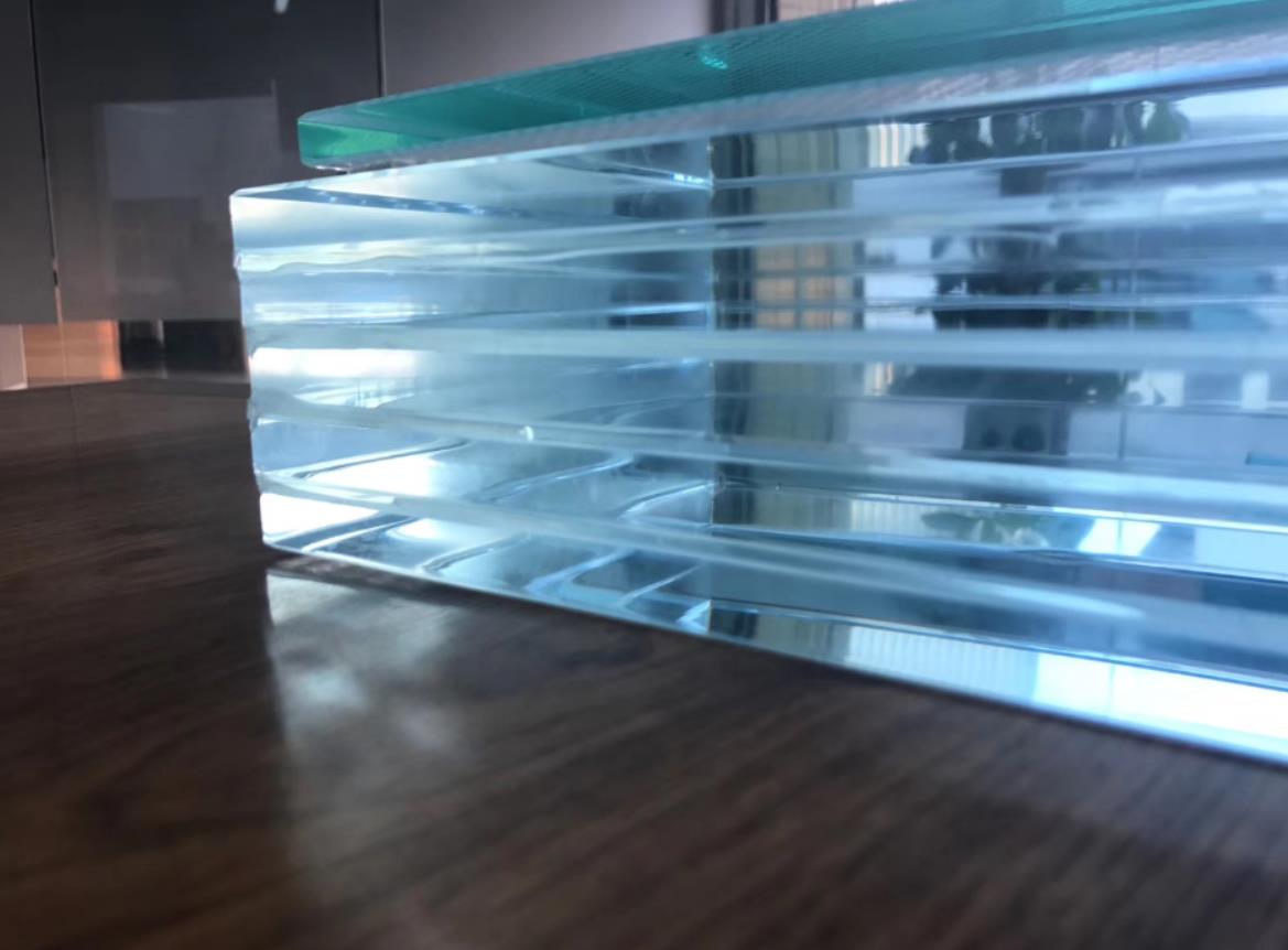 Low Iron Laminated Glass Low Iron Laminated Glass